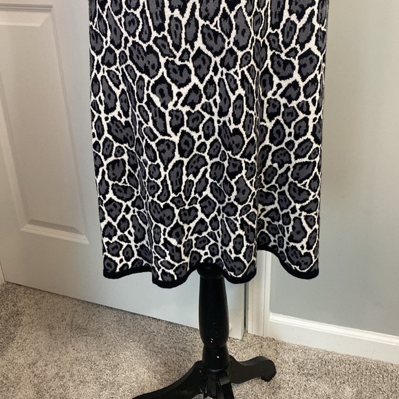 BKE Red Buckle Cheetah Leopard Print Midi Soft Sweater Dress - Picture 5 of 7
